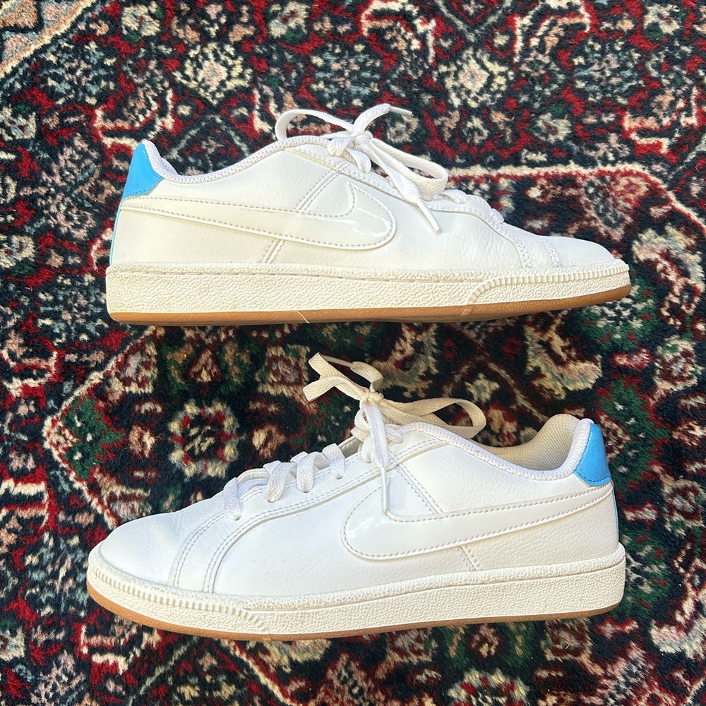 Nike White Leather Low-Top Sneakers with Light Blue Heel Tab